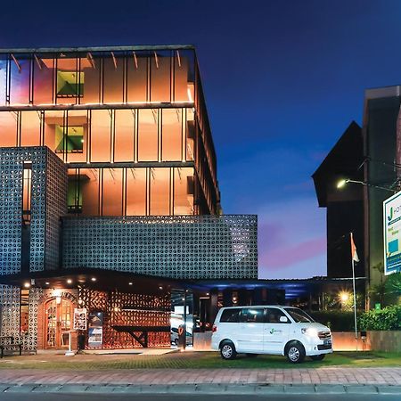 קוטה לומבוק J Hotel Kuta מראה חיצוני תמונה