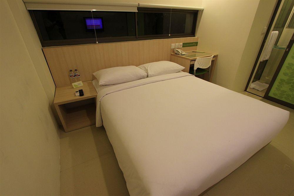 קוטה לומבוק J Hotel Kuta מראה חיצוני תמונה