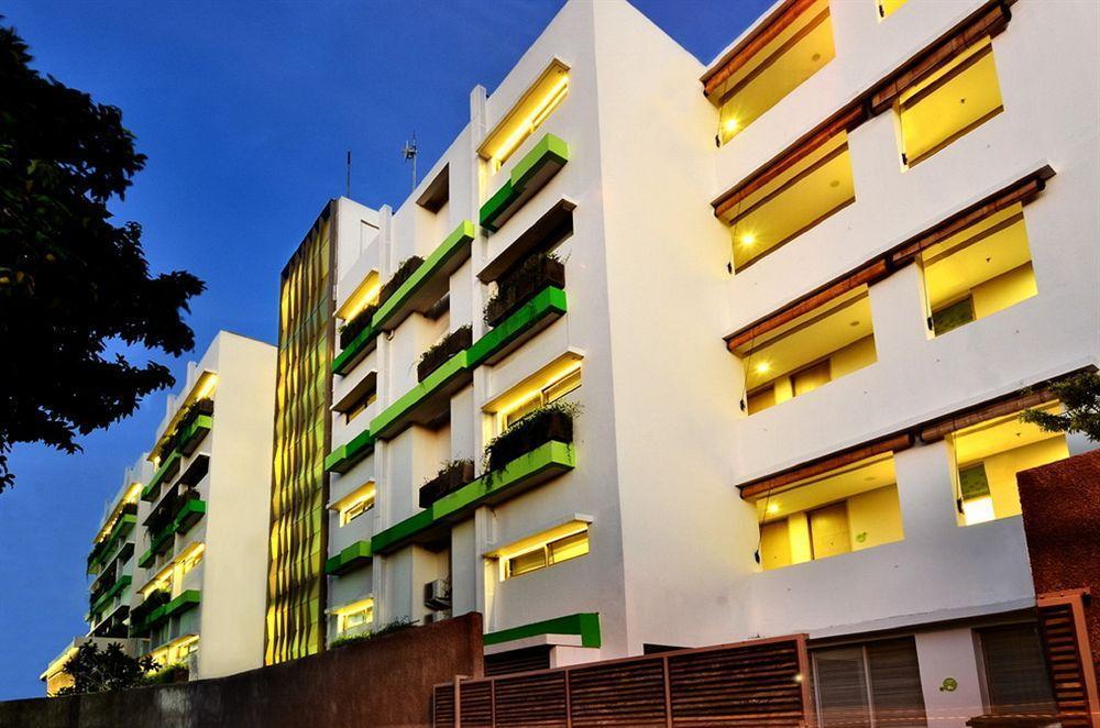 קוטה לומבוק J Hotel Kuta מראה חיצוני תמונה