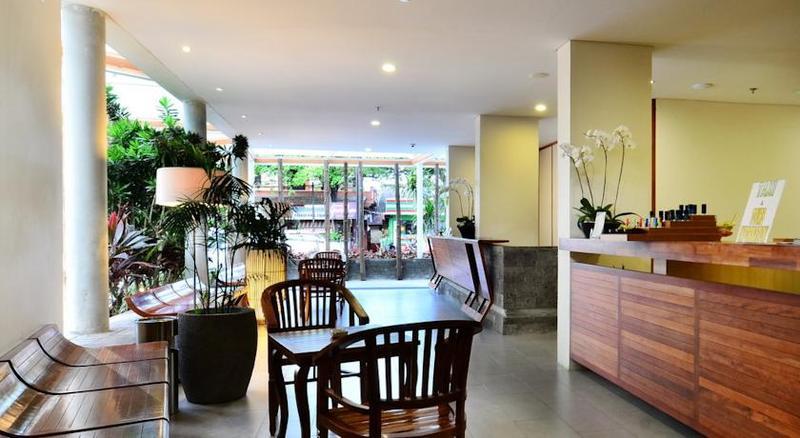 קוטה לומבוק J Hotel Kuta מראה חיצוני תמונה