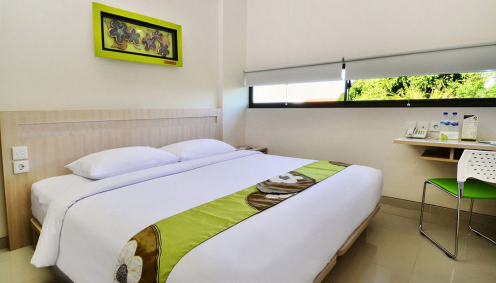 קוטה לומבוק J Hotel Kuta מראה חיצוני תמונה
