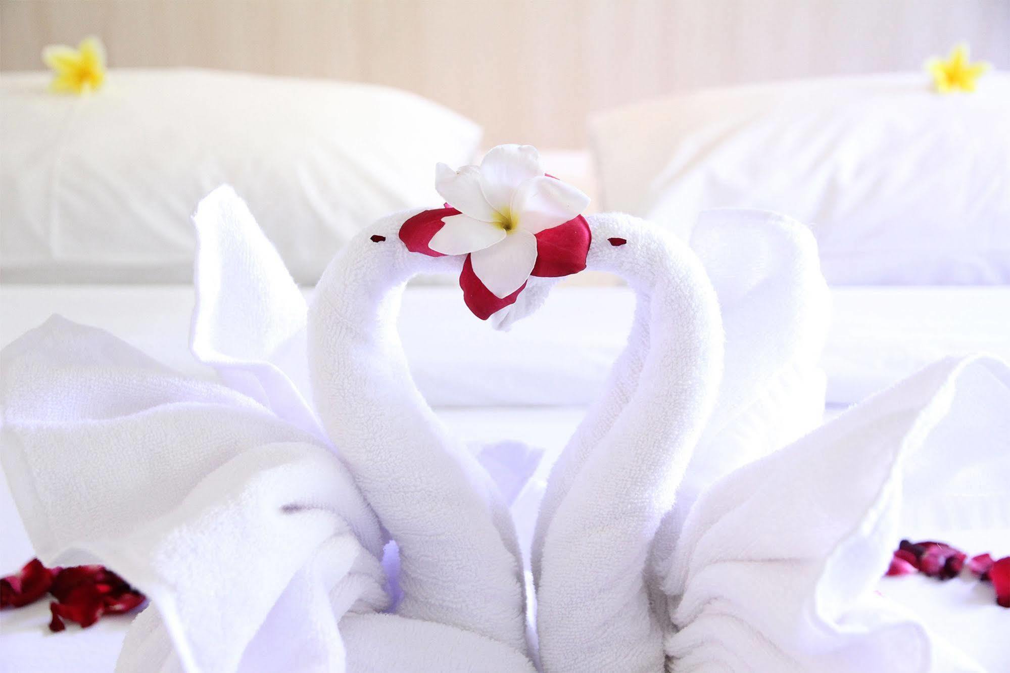 קוטה לומבוק J Hotel Kuta מראה חיצוני תמונה